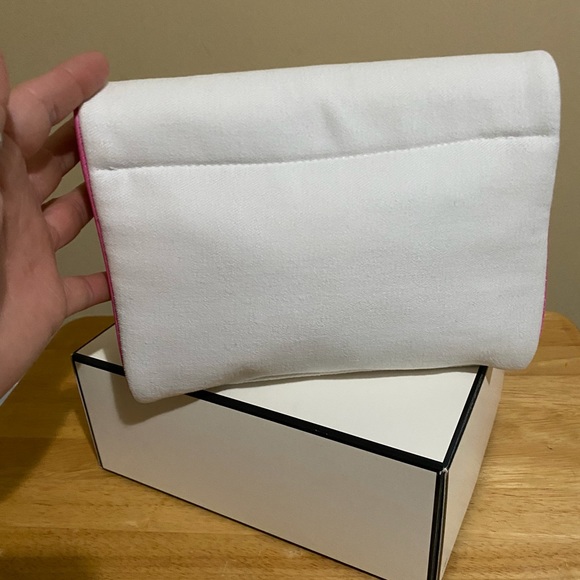 Chanel - Picture 7 of 12